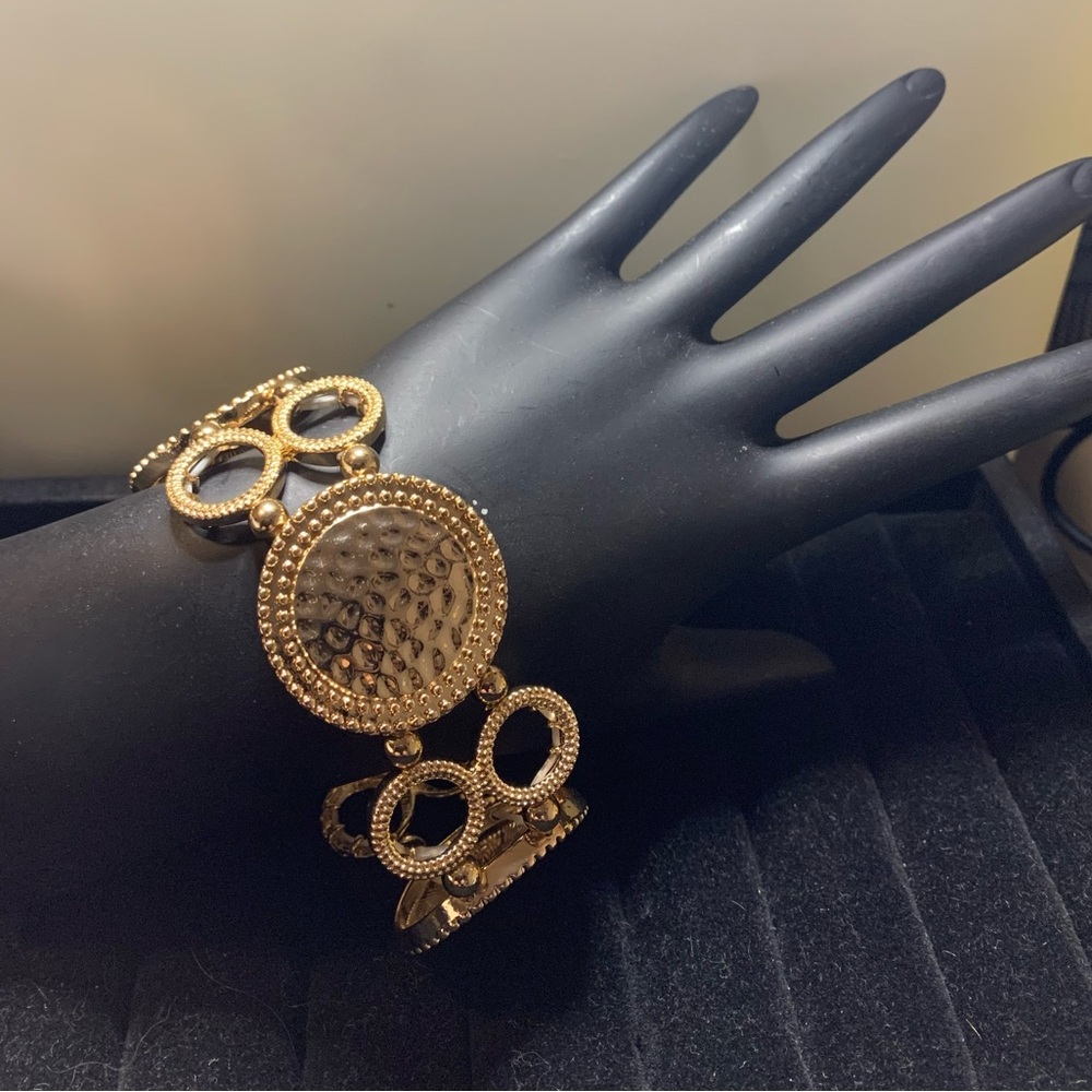 Elegant Gold tone Bracelet and earrings (wood and Acrylic) super light.